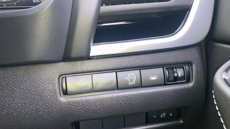 Nissan Qashqai 1.3 DiG-T MH N-Connecta 5dr Petrol Hatchback